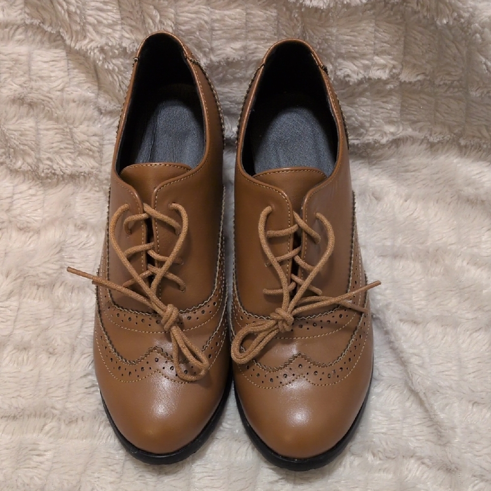 Classic Tan Oxford Women's Shoes